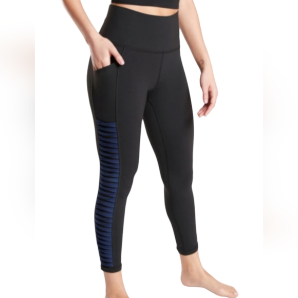Athleta Pants - Athleta Twist Salutation 7/8 Legging Black Blue Yoga Pants Legging XXS